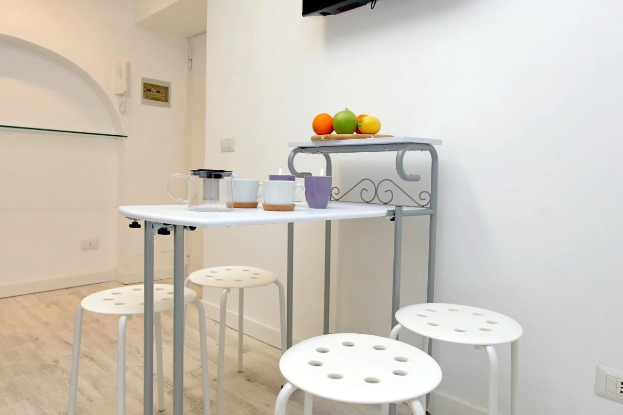 Ych-Confortevole Suite Al Colosseo Рим Экстерьер фото